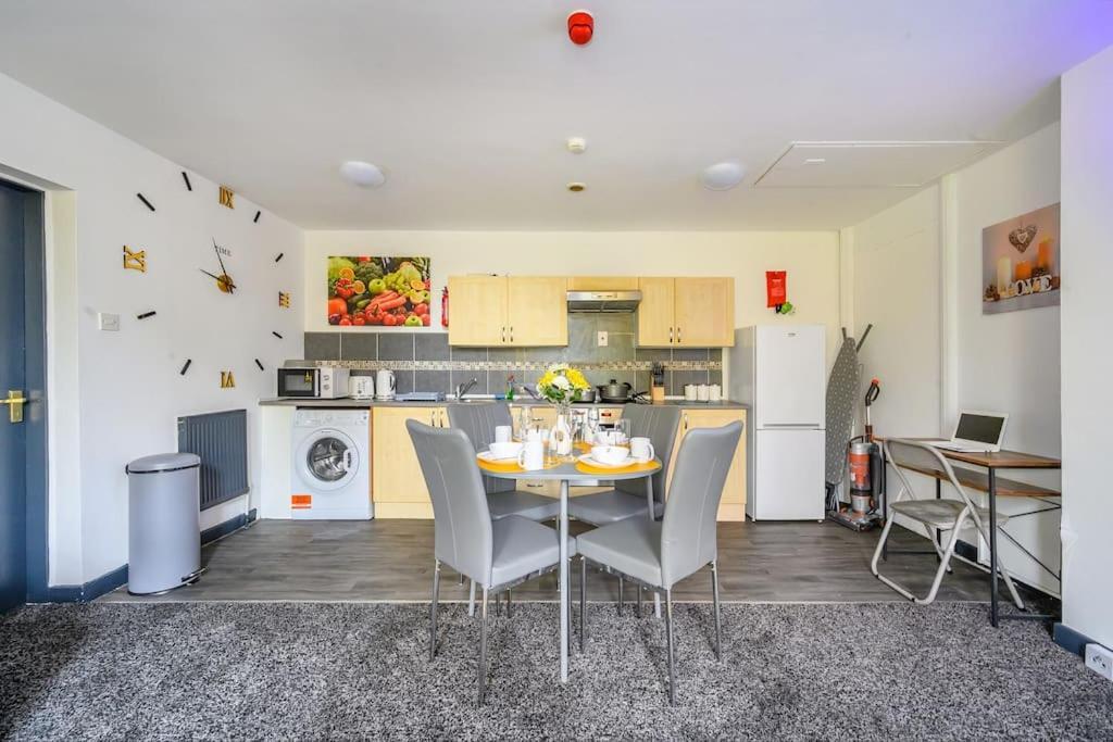 -F5Gh- For Relaxed & Cosy Stay, Free Parking, Wifi Leeds  Eksteriør billede